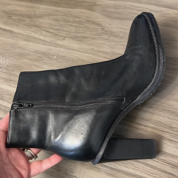 COLIN STUART BLACK LEATHER ANKLE BOOTS 7.5 - Picture 9 of 16